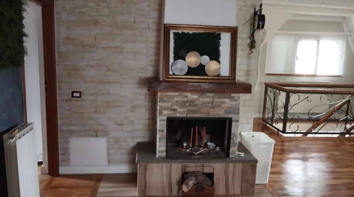 Oferta De vanzare casa, 8 camere, 260 mp, Roznov,   imagine 9