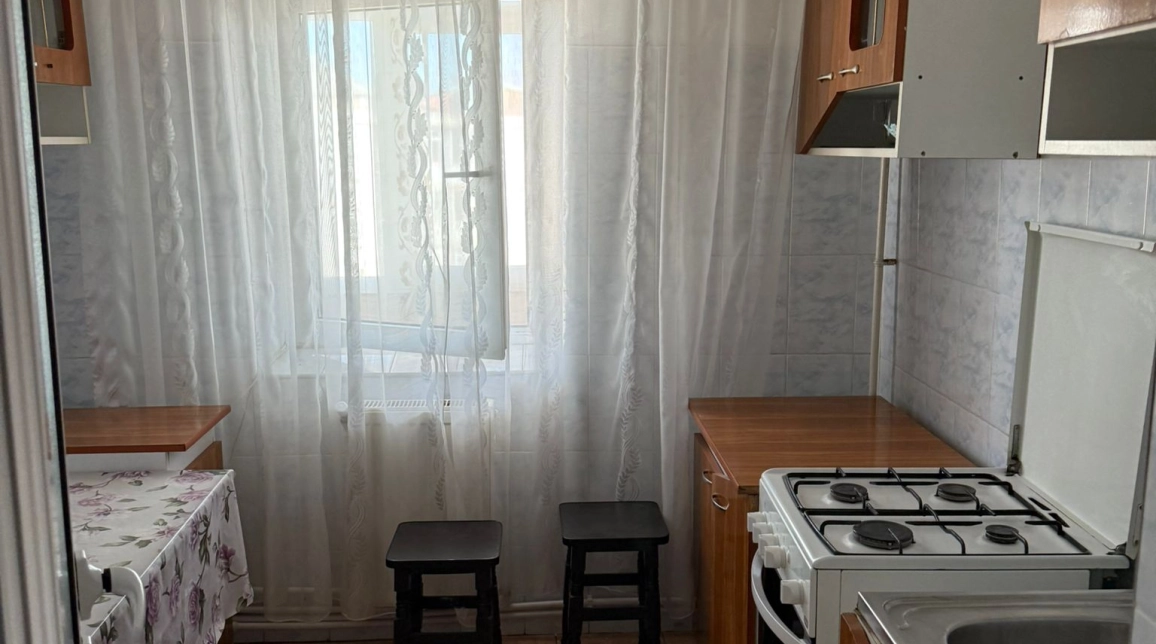 Oferta Dacia apartament 57 mp, 3 camere, decomandat, de inchiriat,  Coliba Moldovenlior imagine 1