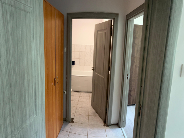 Apartament de inchiriat, 2 camere,  semidecomandat,  50 mp, Podu Ros,  (liceul Cantemir) 163255