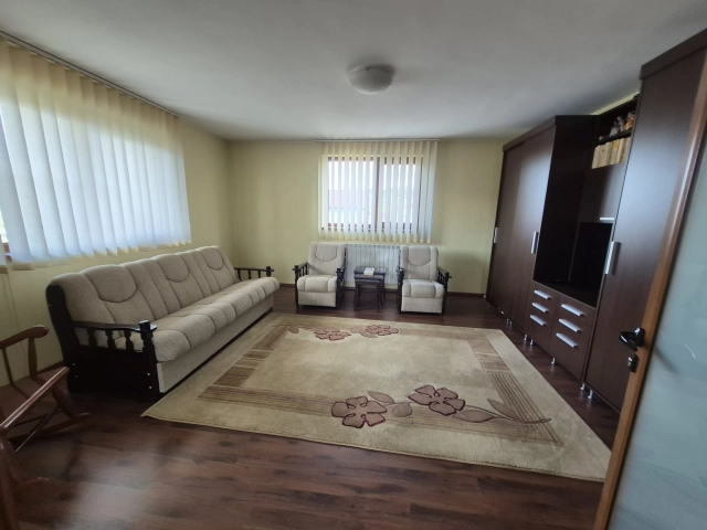 Apartament 10 camere - Podul de Fier
