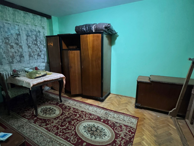 Apartament, 2 camere  semidecomandat,  50 mp, Podu Ros, de vanzare,  (liceul Cantemir) 162371