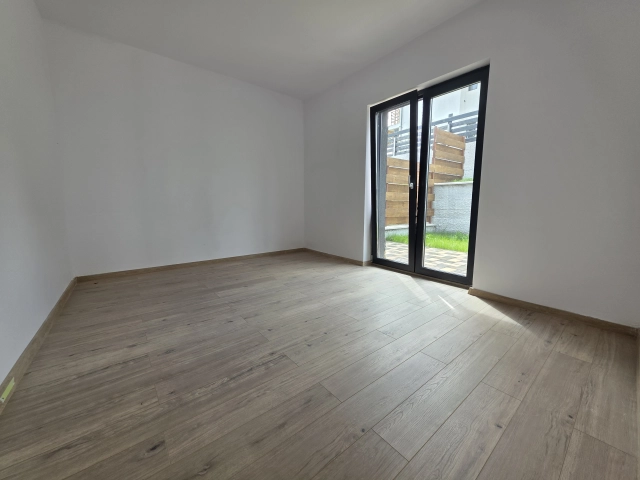 Apartament 3 camere - Miroslava