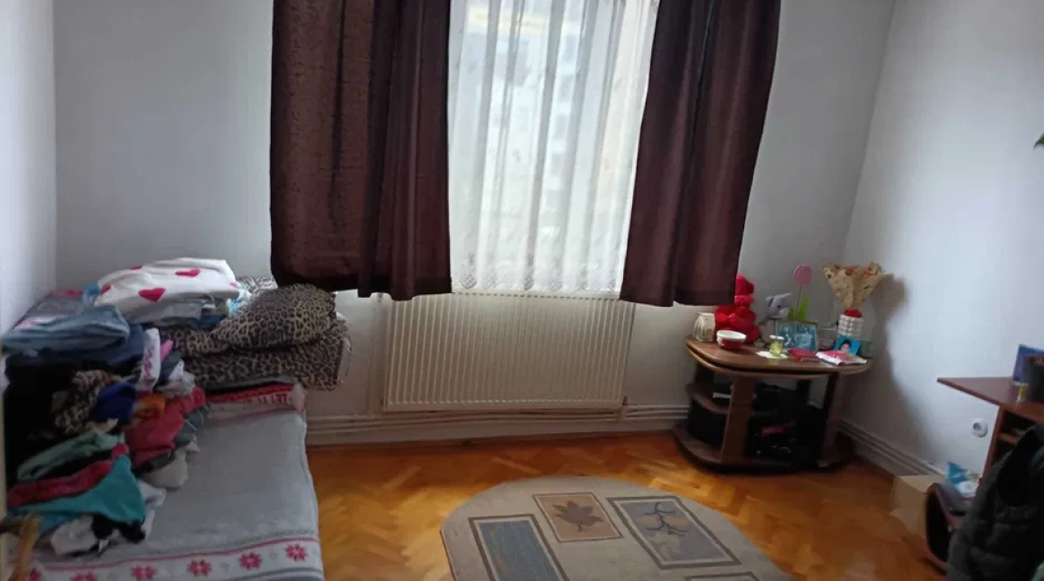 Oferta Apartament de inchiriat, 2 camere, semidecomandat, 45 mp, Central imagine 1