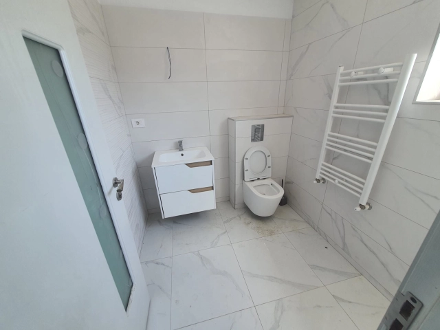 Apartament 8 camere - Valea Lupului