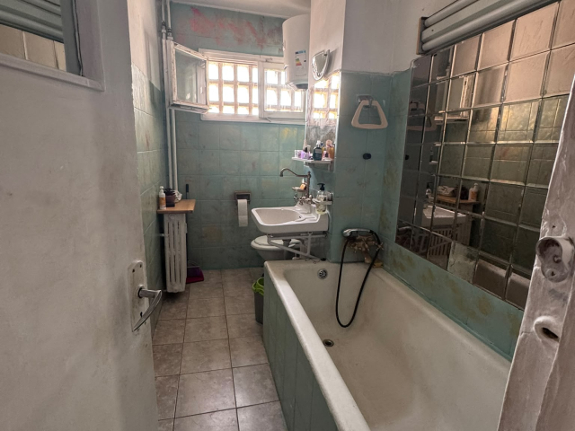 De vanzare apartament, 2 camere,  nedecomandat,  50 mp, Podu Ros,   162997