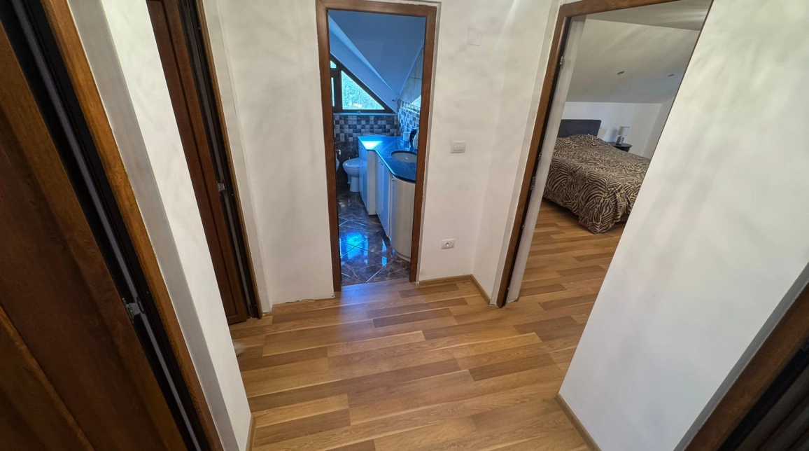 Oferta 4 camere, 194 mp, de vanzare casa in zona Tomesti,  Chicerea  inainte de Biserica imagine 14