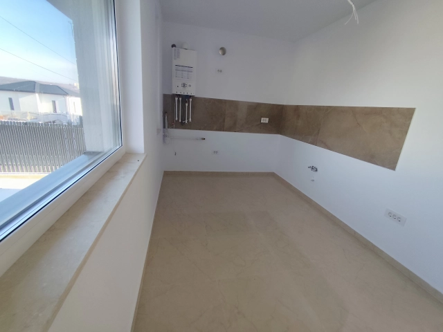 Apartament 4 camere - Rediu
