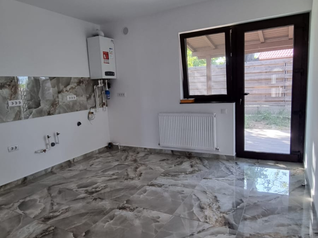 3 camere,  80mp, de vanzare casa in zona Horpaz,  (dupa  Scoala) 163098
