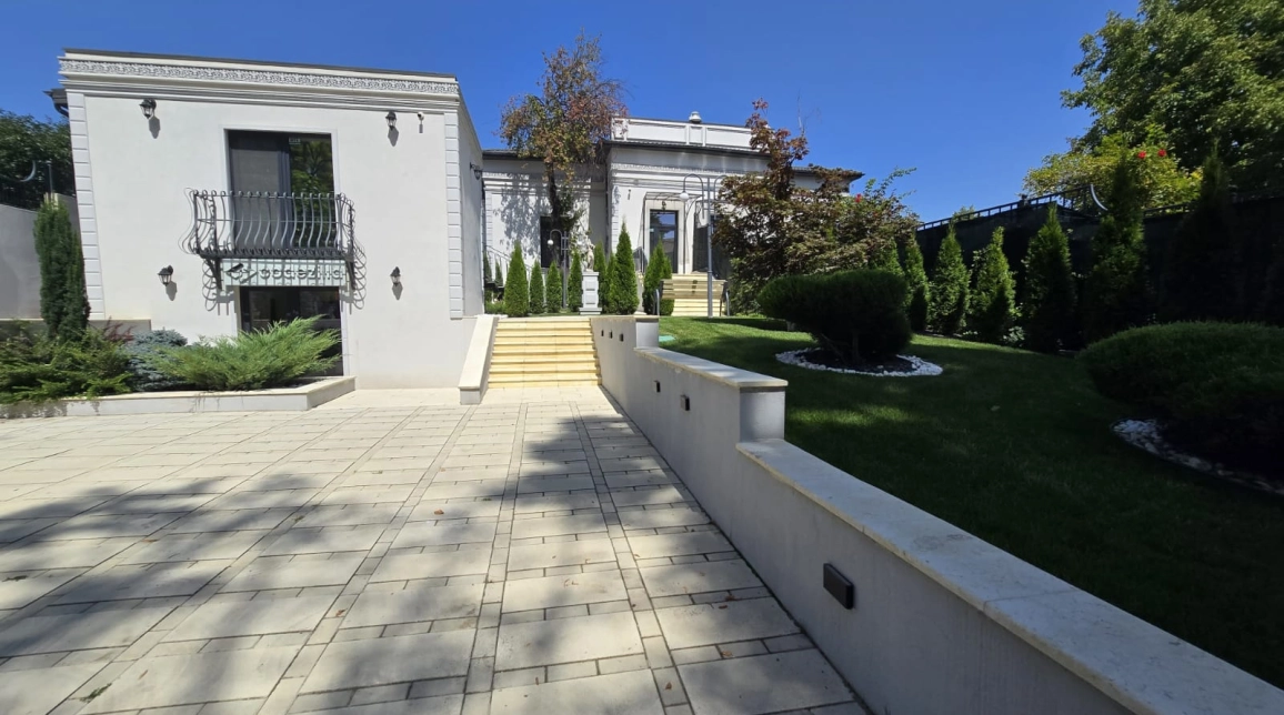 Oferta Spatiu comercial de vanzare Centru Tg Cucu - Hotel Indiana  70mp  imagine 1