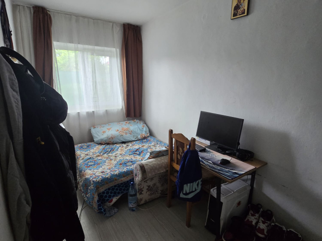 De vanzare apartament, 3 camere,  decomandat,  52 mp, Miroslava,  (Family Market) 162487