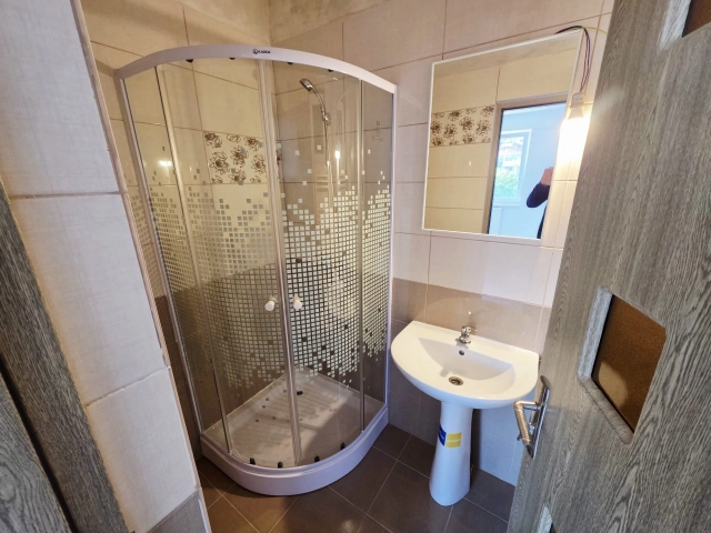 Apartament 3 camere - Valea Lupului