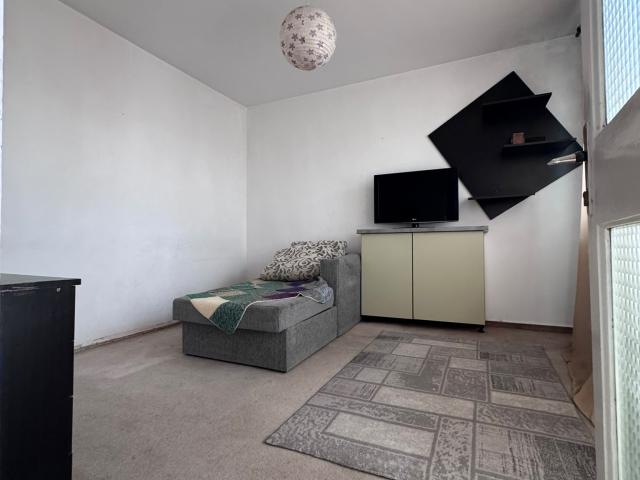 De vanzare apartament, 2 camere,  nedecomandat,  50 mp, Podu Ros,   162997