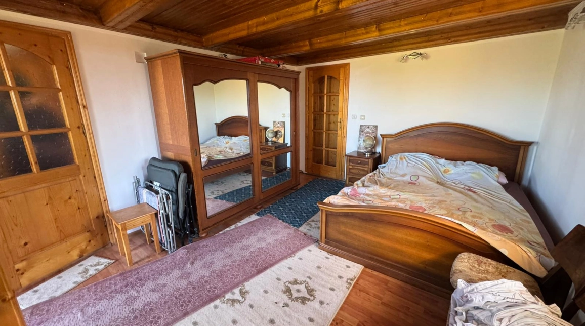 Oferta Casa de vanzare, 3 camere, 110 mp, Bucium,   inainte de Hamak imagine 3