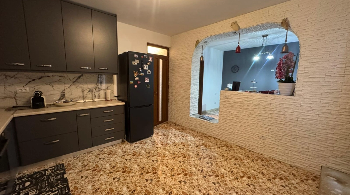 Oferta 4 camere, 194 mp, de vanzare casa in zona Tomesti,  Chicerea  inainte de Biserica imagine 13