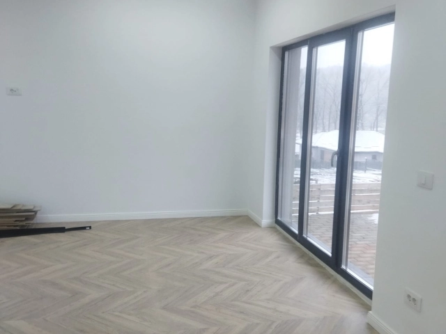 Apartament 4 camere - Valea Adanca