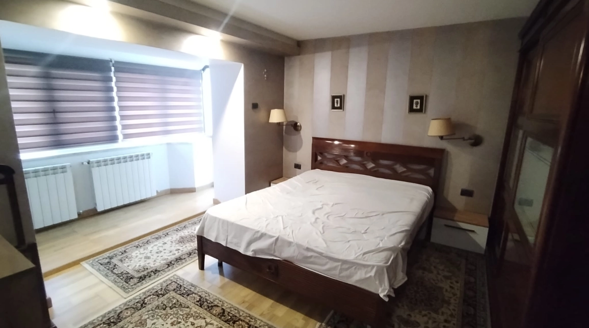 Oferta Apartament de inchiriat, 3 camere, decomandat, 98 mp, Centru,  TG Cucu imagine 3