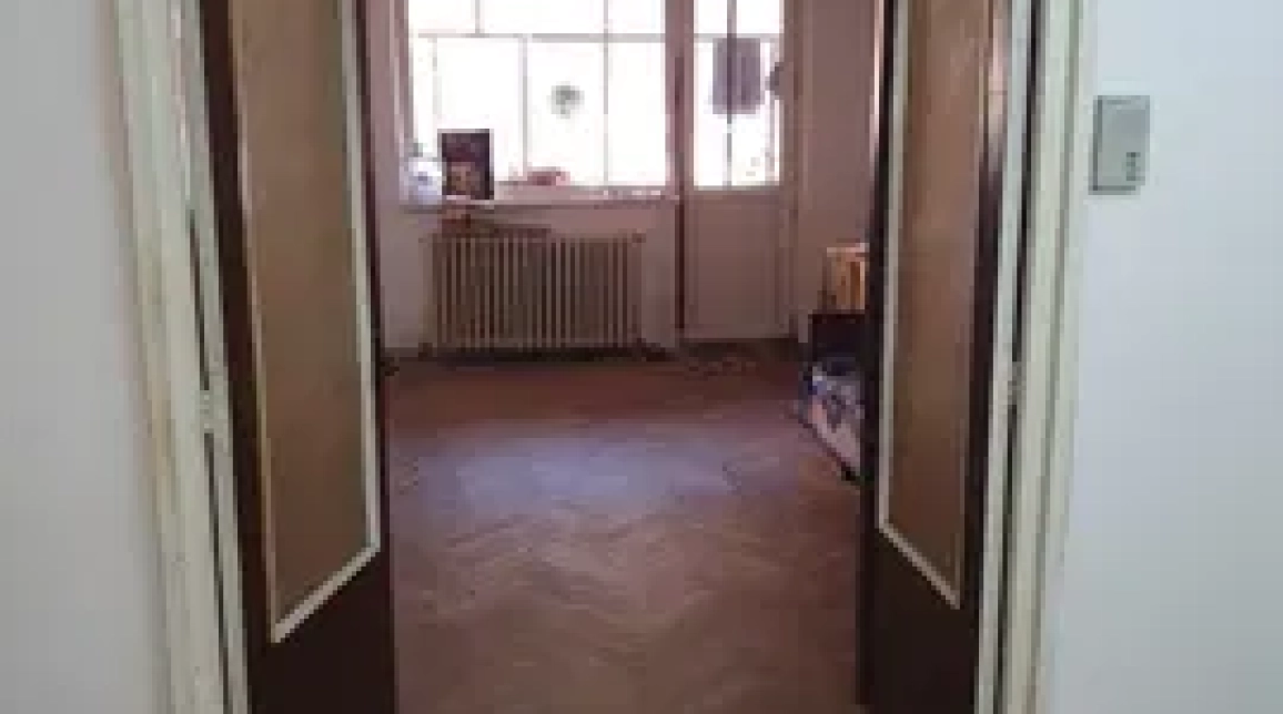 Oferta 4 camere, decomandat, 81 mp, de vanzare apartament in zona Maratei imagine 1