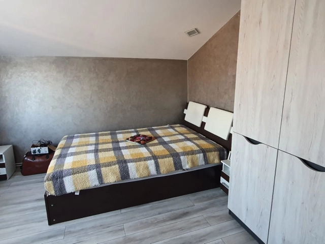 Apartament 3 camere - Tatarasi