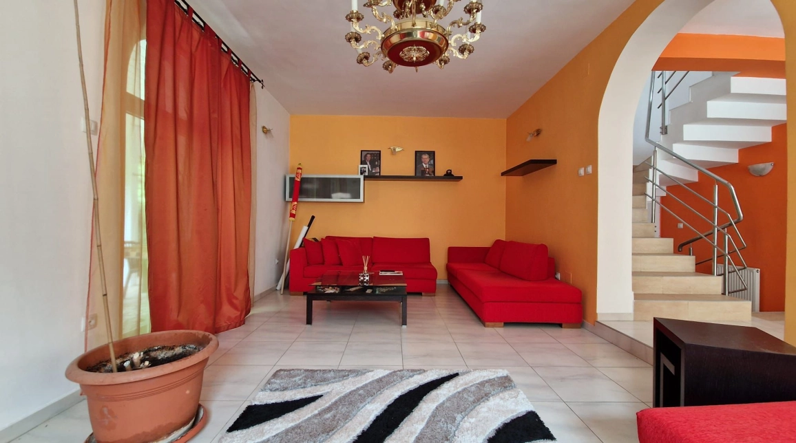 Oferta 4 camere, 180 mp, de vanzare casa in zona Bucium,   imagine 3