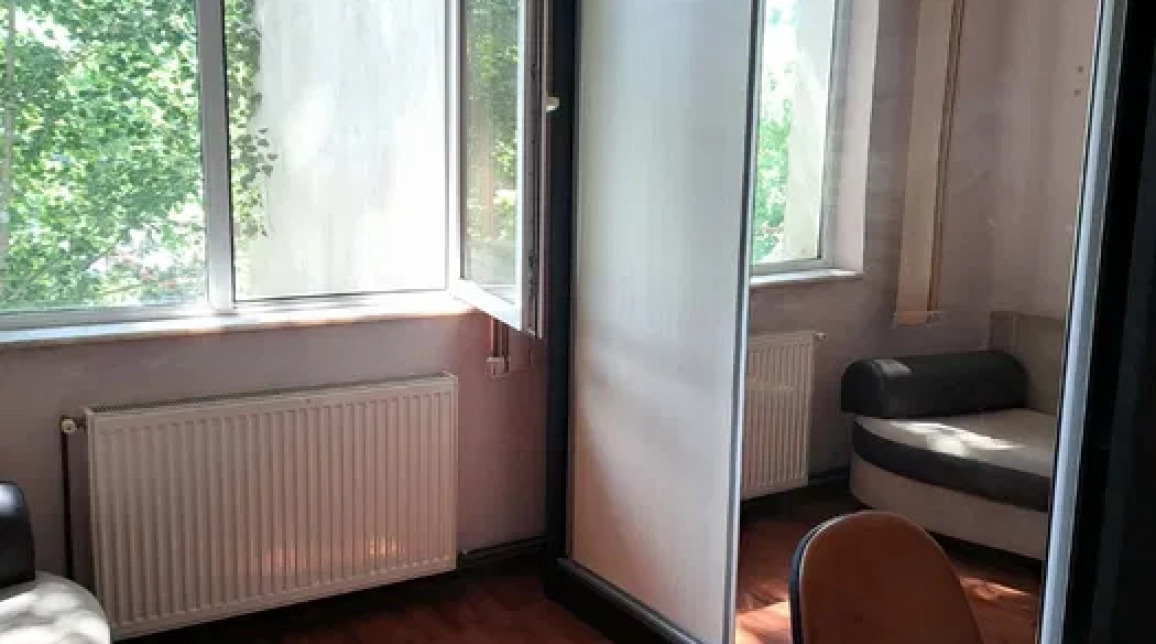 Oferta De inchiriat apartament, 2 camere, decomandat, 42 mp, Mircea cel Batran,  Liceul Economic Corp B imagine 2