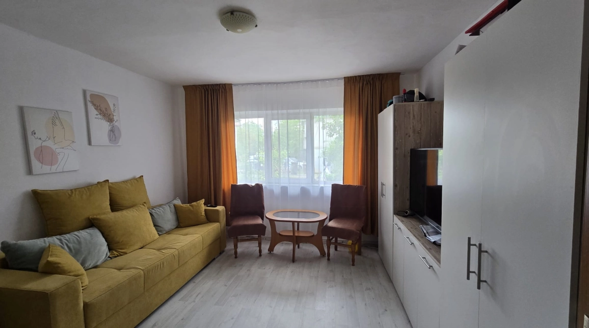 Oferta De vanzare apartament, 3 camere, decomandat, 52 mp, Miroslava,  Family Market imagine 1