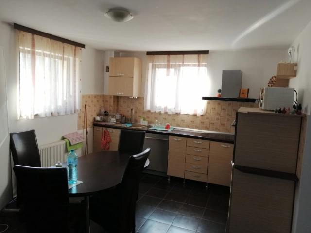Apartament 5 camere - Visani