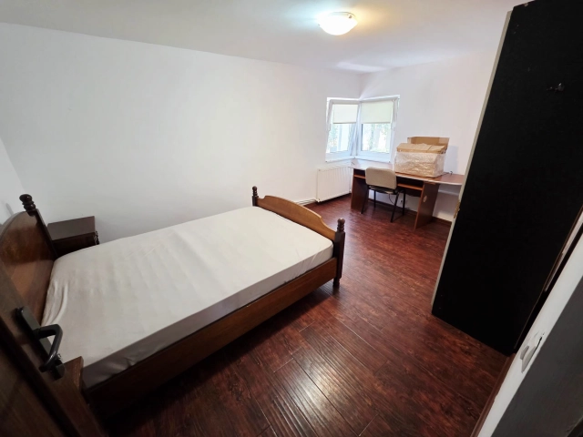 Apartament 3 camere - Centru