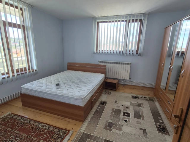 Apartament 10 camere - Podul de Fier