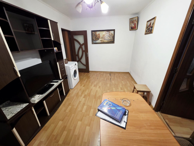 Alexandru cel Bun apartament  36 mp, 2 camere,  nedecomandat, de vanzare,  (Liceul Miron Costin) 163294
