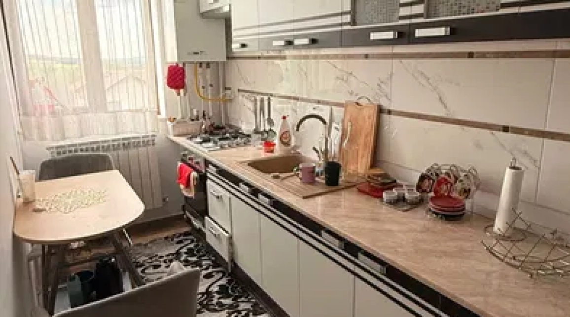 Oferta Apartament de vanzare, 2 camere, decomandat, 49 mp, Podul de Fier,  Moara de Vant- Langa Roua imagine 1