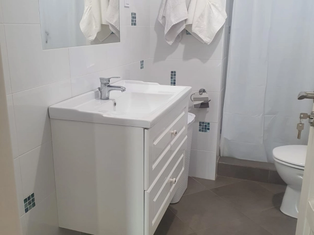 Apartament 4 camere - Breazu