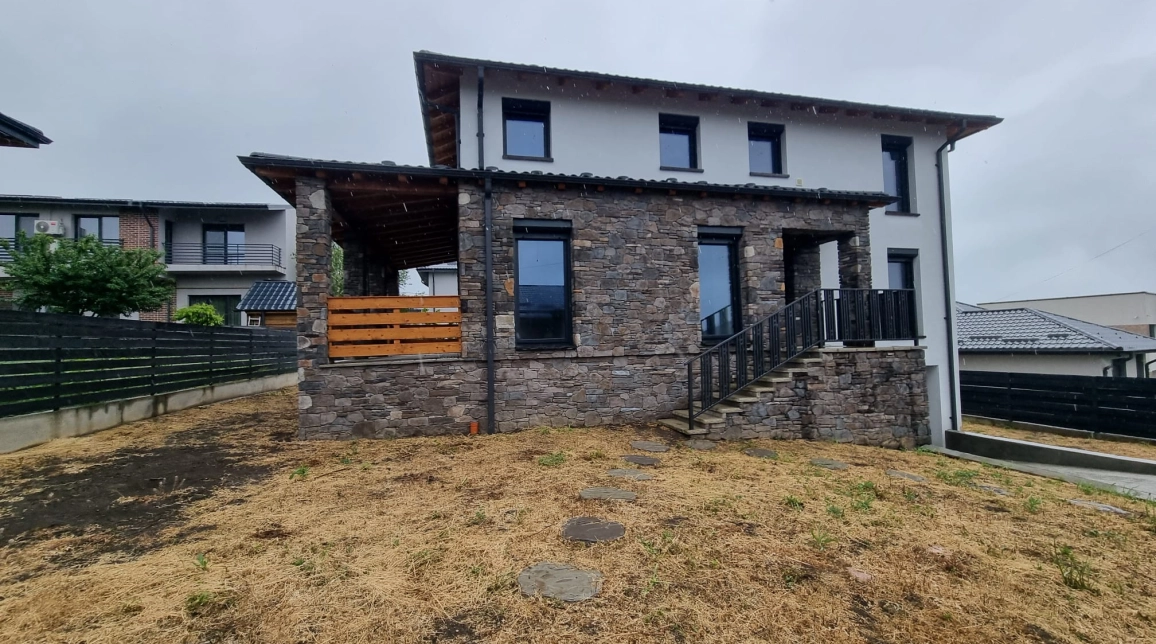 Oferta 5 camere, 177 mp, de vanzare casa in zona CUG,  5 drumuri - Valea Adanca imagine 1