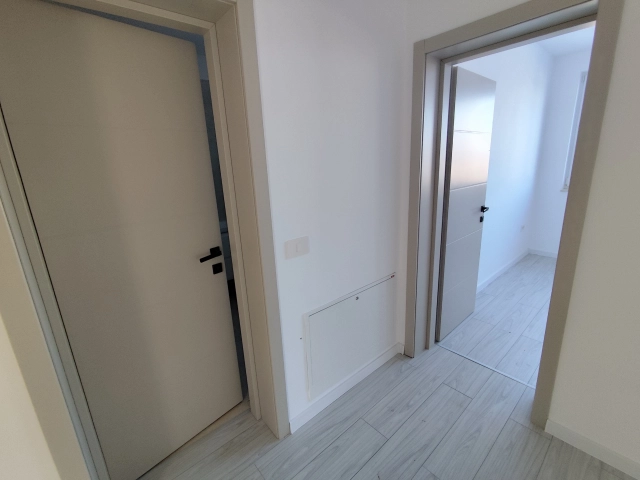 Apartament 4 camere - Rediu