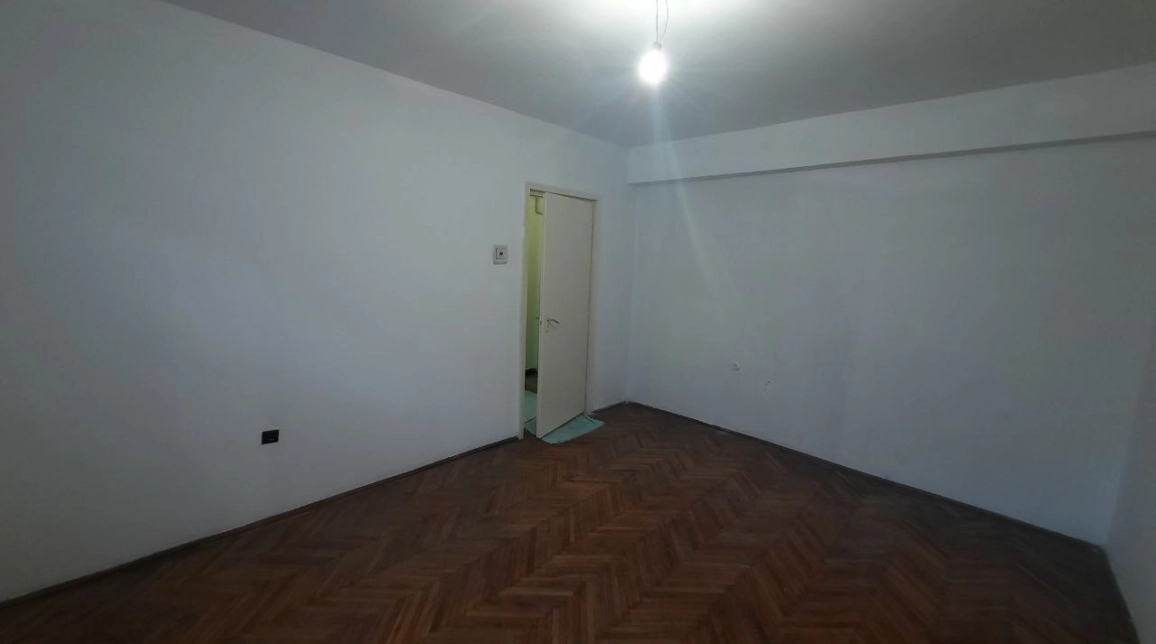 Oferta De vanzare apartament, 2 camere, semidecomandat, 50 mp, Central,  Cinema Mon Amour /  Directia de Sanatate imagine 2