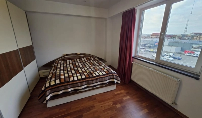Apartament 3 camere - Centru