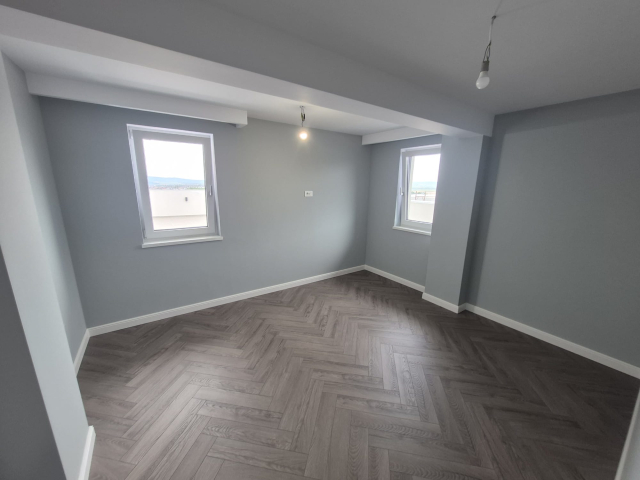 De vanzare apartament nou, 3 camere,  penthouse,  76 mp, Galata,  (Notariat Iulia Paduraru) 158487