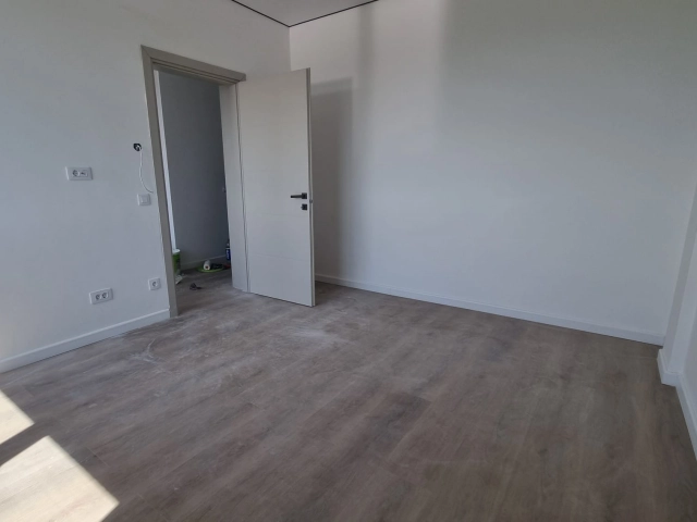Apartament 4 camere - Bucium