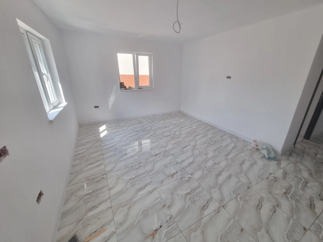 Apartament 4 camere - Tomesti