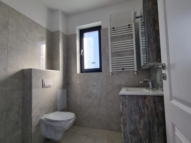 Apartament 4 camere - Bucium
