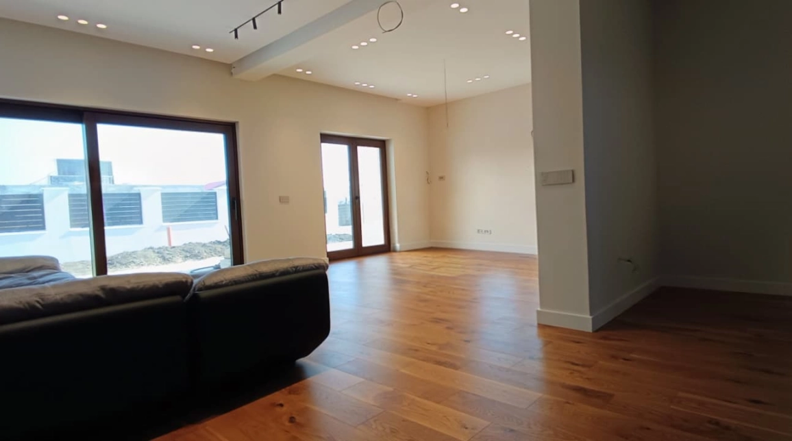 Oferta De vanzare casa, 4 camere, 120 mp, Breazu,  Asfalt-Drum privat imagine 1