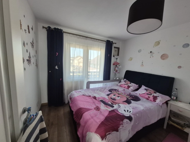 Apartament 4 camere - Miroslava