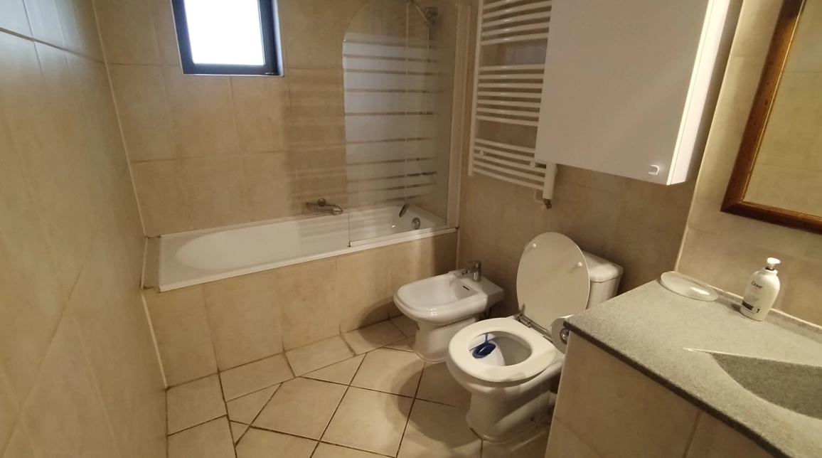 Oferta Apartament de inchiriat, 3 camere, decomandat, 98 mp, Centru,  TG Cucu imagine 11