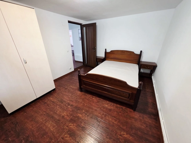 Apartament 3 camere - Centru