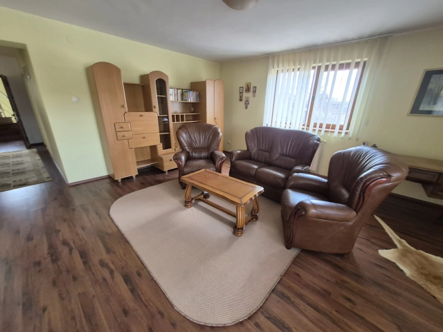 Apartament 10 camere - Podul de Fier