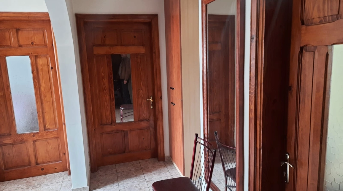 Oferta De vanzare apartament, 4 camere, decomandat, 90 mp, Central,  Colegiul Tehnologic "Spiru Haret" imagine 5