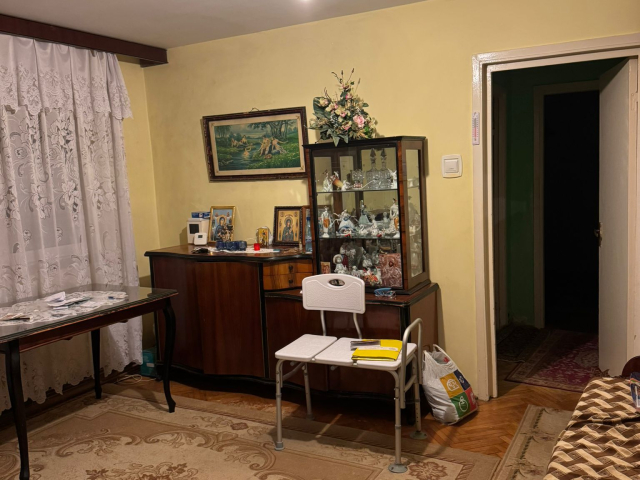 Apartament, 2 camere  semidecomandat,  50 mp, Podu Ros, de vanzare,  (liceul Cantemir) 162371