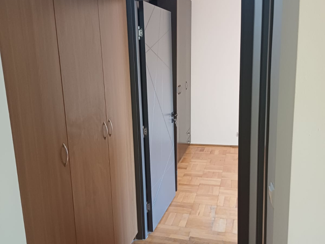 Titan apartament  60 mp, 3 camere,  semidecomandat, de vanzare,  (Piata Minis) 163384