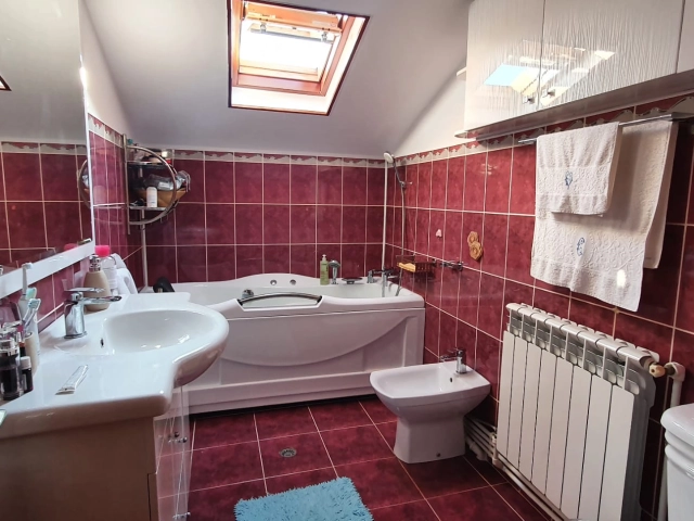 Apartament 3 camere - Tatarasi