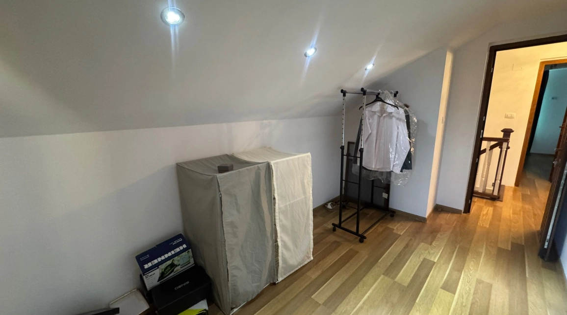 Oferta 4 camere, 194 mp, de vanzare casa in zona Tomesti,  Chicerea  inainte de Biserica imagine 8