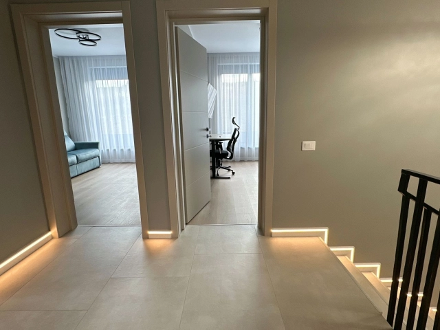 Apartament 4 camere - Bucium